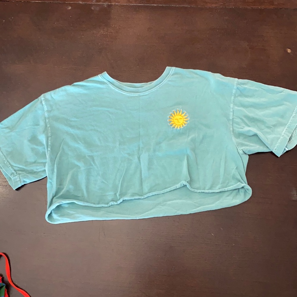 cropped shirt